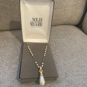 Vintage Nolan Miller Glamour Collection Gold and Faux Pearl Necklace